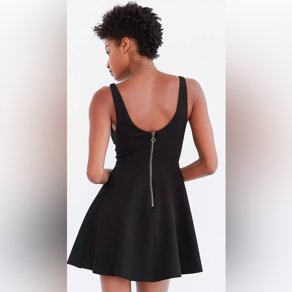 ANTHROPOLOGIE Kimchi Blue Heart Of The Ocean Sweetheart Mini Dress Black - Picture 6 of 10